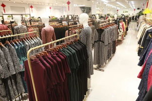 宝坻人家门口的服装工厂 出秋冬新品啦 高端的衣服出厂的价格带回家 尺码全 款式多 50元代金券免费送送送