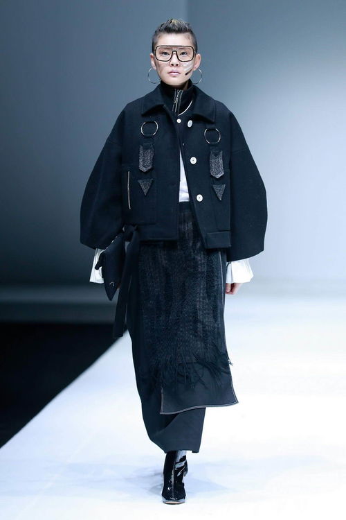东北电力大学服装与服饰设计专业2018毕业生作品在京发布 呼萨德都 大美赫哲