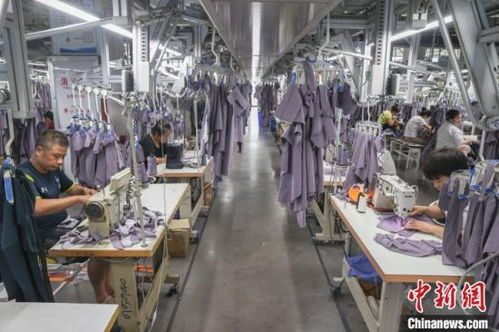 江西南昌 针织服装企业赶制忙