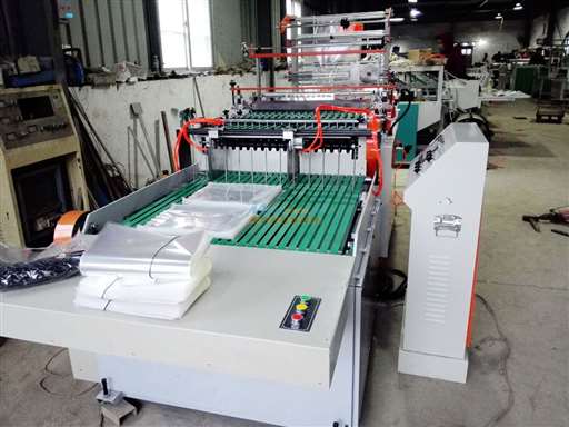 高速电脑服装自粘袋制袋机 瑞安市瑞华印刷包装机械的卓越解决方案